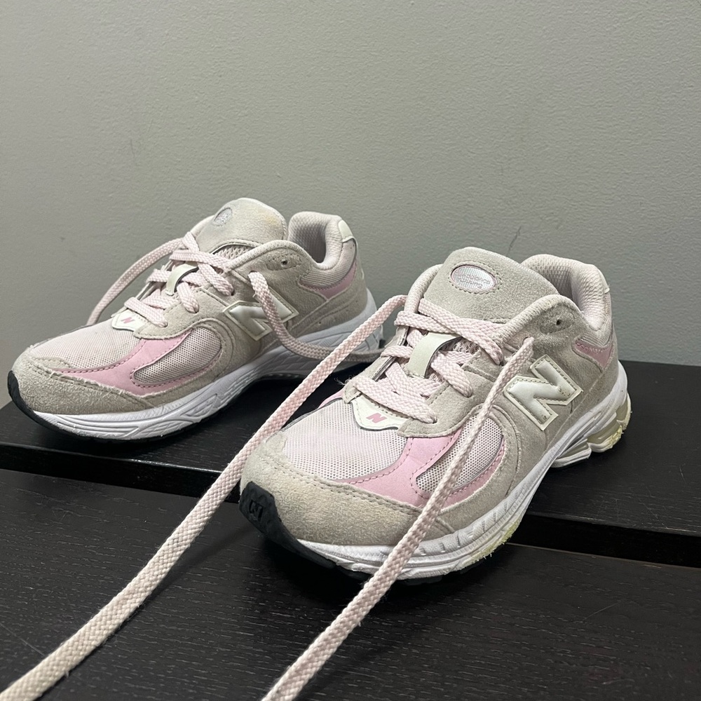 New balance 2002r pink/gray 2 33.5 Eur